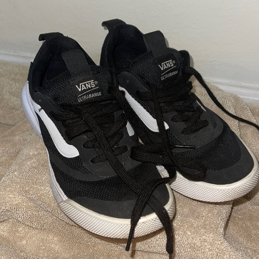 8.5 Womens Vans Ultrarange Ultracush Black/White